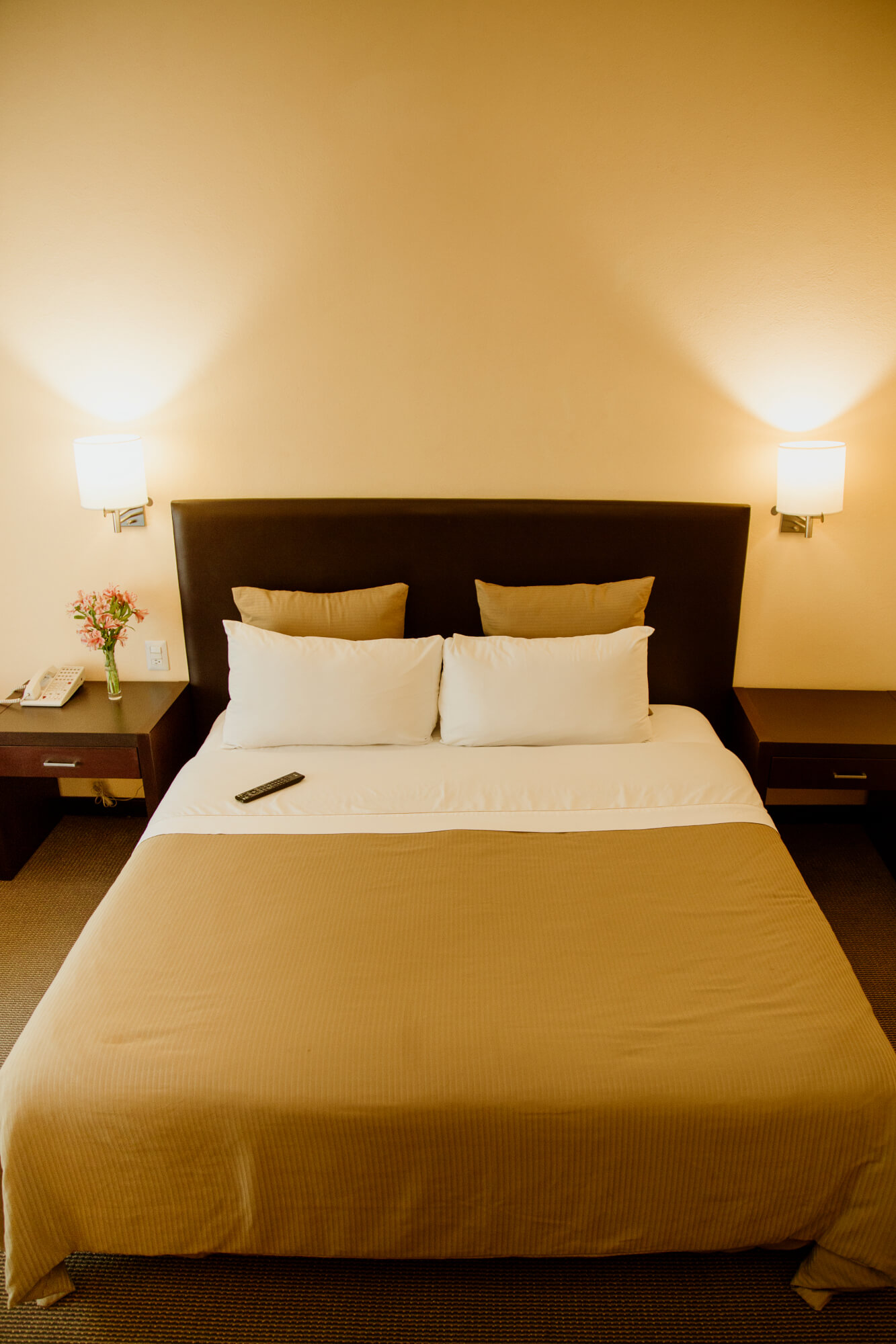 hotel-rocoval-san-cristobal-habitacion-cama-king-4